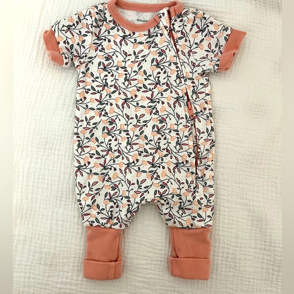 CUTE PREEMIE OUTFIT - Picture 1 of 1